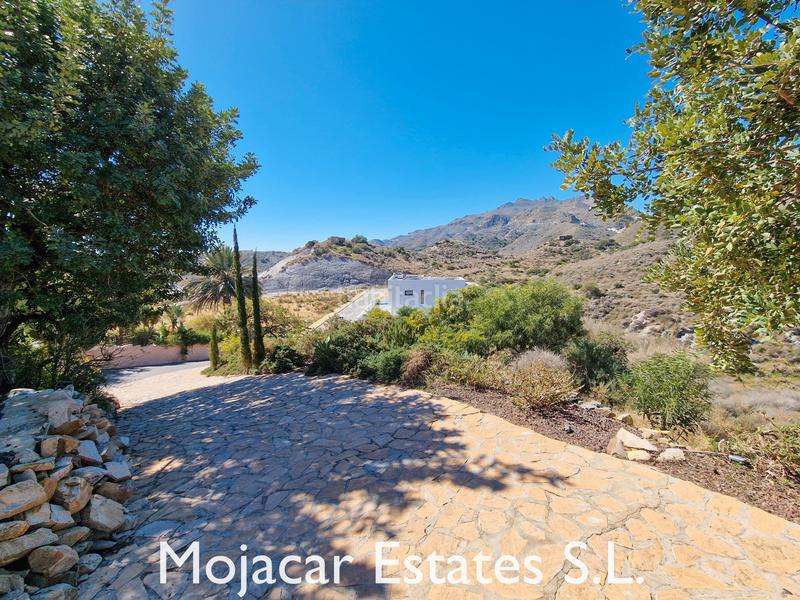 Foto 6f6a89a1-8dee-4d8a-911b-f69f9bfd33ac. Chalet en calle alondra 8 sensacional chalet y anexo independiente en venta , almería, andalucía con impresionantes vistas de las montaña en Mojácar