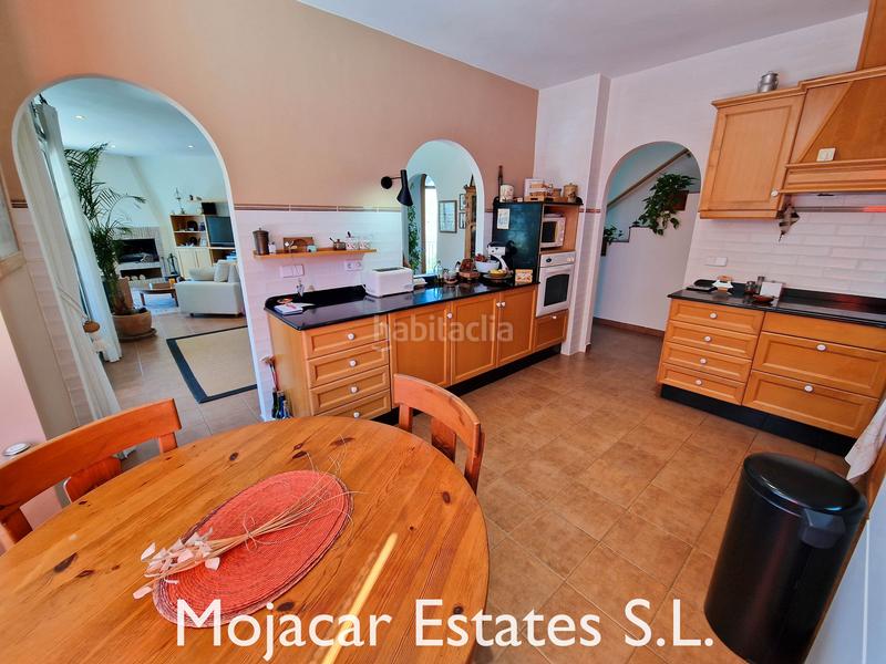 Foto c04dc022-c378-4d73-9ccd-9f06e09d4d3a. Chalet en calle alondra 8 sensacional chalet y anexo independiente en venta , almería, andalucía con impresionantes vistas de las montaña en Mojácar