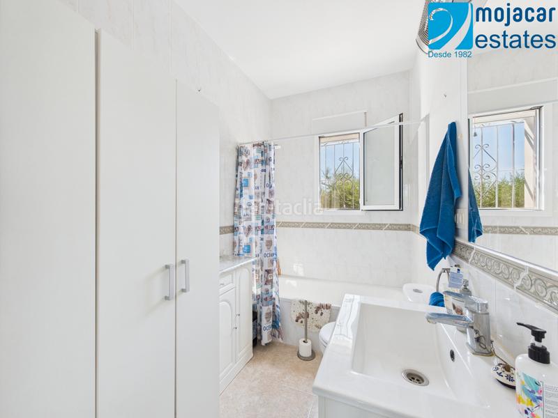 Foto c0214ed2-ebee-4740-bd51-e7cc901e21e3. Chalet en camino el navajo 51 villa independiente en venta en turre, almería, con casa de invitados independiente, piscina y vistas a la montaña en Mojácar