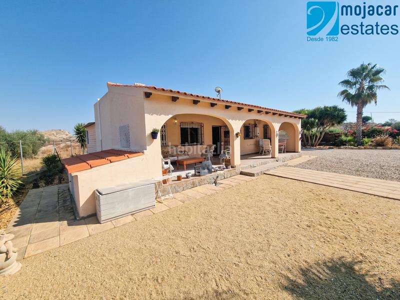 Foto e861110e-3d08-4960-b53f-0d98fb830d7f. Chalet en camino el navajo 51 villa independiente en venta en turre, almería, con casa de invitados independiente, piscina y vistas a la montaña en Mojácar