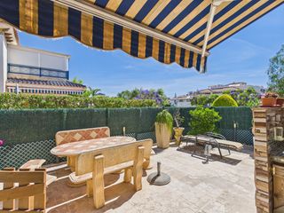 Casa pareada en Avenida ciudad de castellón 2. Duplex de 2 dormitorios en venta con amplio jardín privado en ve