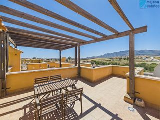Casa aparellada  Calle amapola 51. Adosado en esquina en venta con orientación sur y amplia terraza