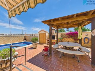 Chalet  Calle holanda 4. Chalet independiente de 3 dormitorios con piscina privada, garaj