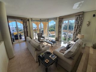 Chalet  Calle altos del golf 19. Excepcional chalet con vistas al mar y al campo de golf en marin