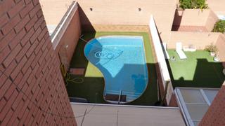 Casa a schiera en Calle costa de la luz 1. Triplex con piscina