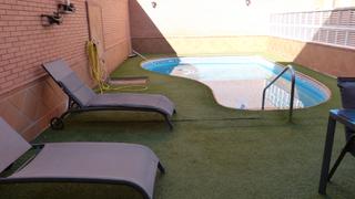 Casa adosada en Calle costa de la luz 1. Triplex con piscina