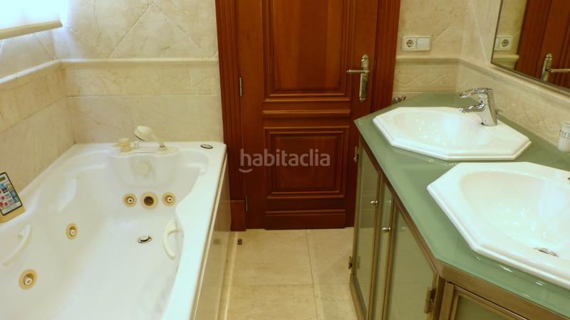 Foto e782cbc0-eee5-4741-8e80-5b1972cf2bc3. Alquiler ático en paseo de Almería 36 en Centro Almería