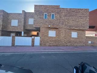 Casa adossada  Calle amantes de teruel. Duplex almeria