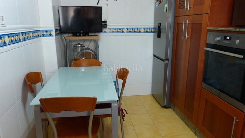 Foto 8f1fd3e7-23f5-4d33-9480-3145d16c7fce. Semi detached house with fireplace parking pool in Almería