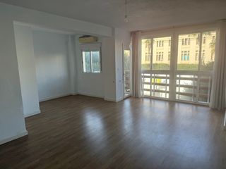 Pis a Avenida federico garcía lorca 42. Piso centro