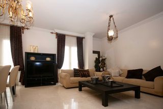 Location Appartement à Paseo de almería 41. Piso en el centro de 5 dormitorios