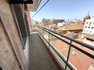 Pis a Paseo de Almería 16