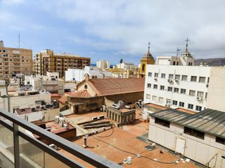 Etagenwohnung  Paseo de almería. Piso en paseo de almeria