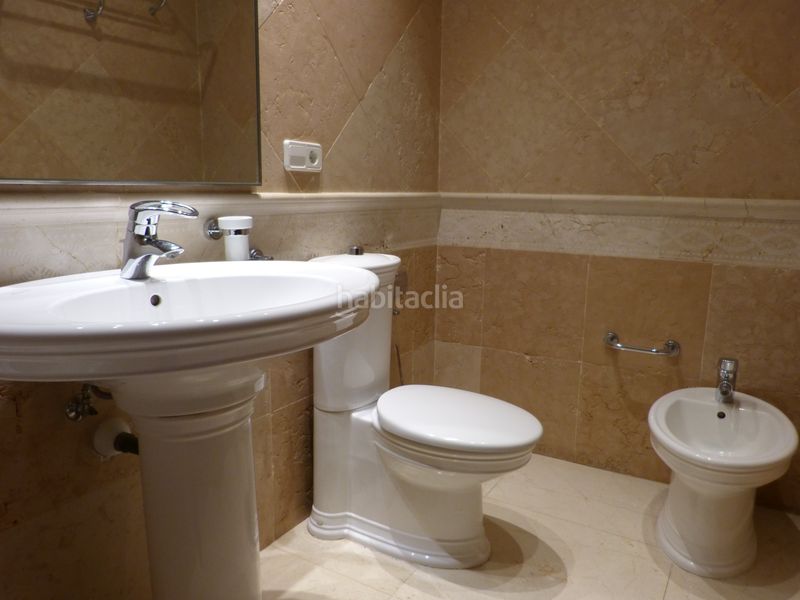Foto b64459e0-291b-4540-9a74-e4f00956154c. Alquiler piso en paseo de Almería 39 piso en paseo de almeria en Almería