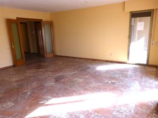 Appartamento en Calle general segura 6. Piso centro para reformar