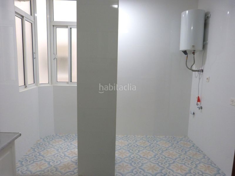 Foto adcbe596-ef49-4058-a8ae-248ee52b77d1. Location appartement dans Centro Almería