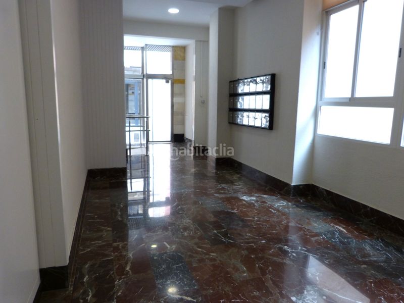 Foto fbf4efa7-37f9-4b98-8fe9-e3f66fc3ecf8. Location appartement dans Centro Almería