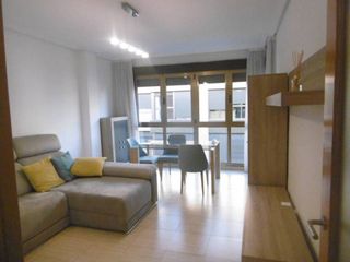 Location Appartement à Ciudad Jardín - Tagarete - El Zapillo. Piso en alquiler