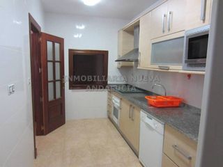 Rent Flat in Ciudad Jardín - Tagarete - El Zapillo. Piso en alquiler