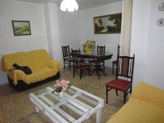 Miete Etagenwohnung in Ciudad Jardín - Tagarete - El Zapillo. Piso en alquiler