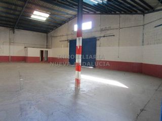 Miete Fabrikhalle in El Ingenio. Nave industrial en alquiler