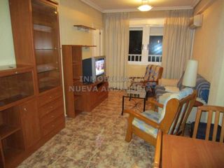 Rent Flat in Plaza de Toros - Santa Rita. Piso en alquiler