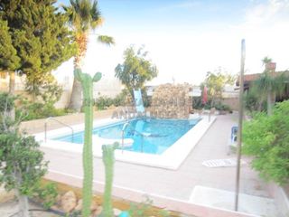 Rent House in El Alquián. Unifamiliar aislada en alquiler