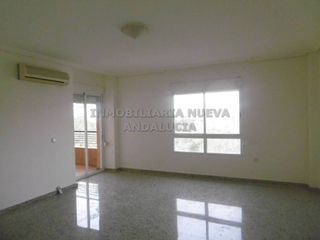 Rent Flat in San Luis. Piso en alquiler
