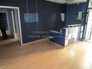 Lloguer Local Comercial a Centro. Local comercial en alquiler