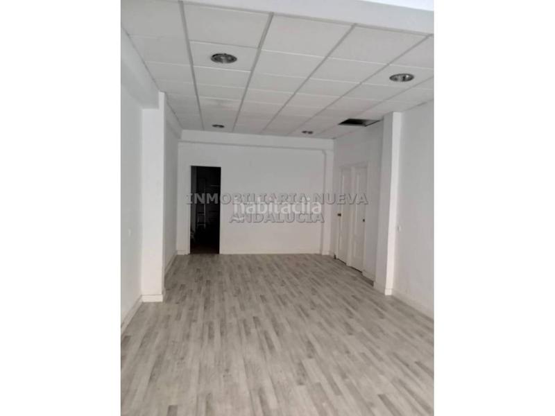 Foto f2b6642d-2cea-4ca4-8692-4180450b0b12. Alquiler local comercial  en alquiler en Almería