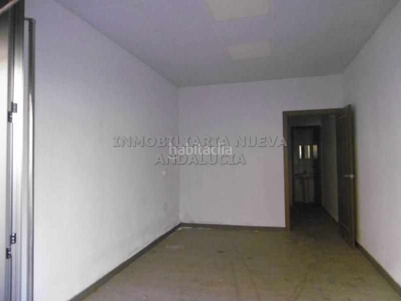 Foto a7eeaaa6-65fc-42dd-98f8-faf2cf16877e. Alquiler local comercial  en alquiler en Almería