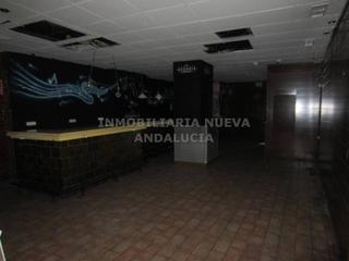 Alquiler Local Comercial en Centro. Local comercial en alquiler