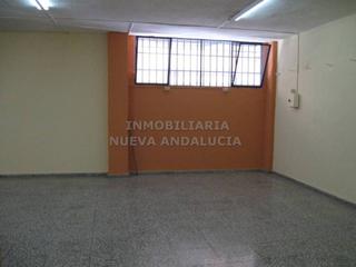 Location Local commercial à Nueva Andalucía. Local comercial en alquiler