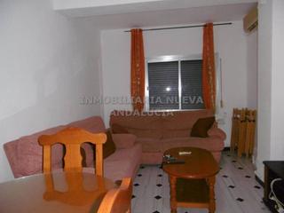 Location Appartement à Ciudad Jardín - Tagarete - El Zapillo. Piso en alquiler