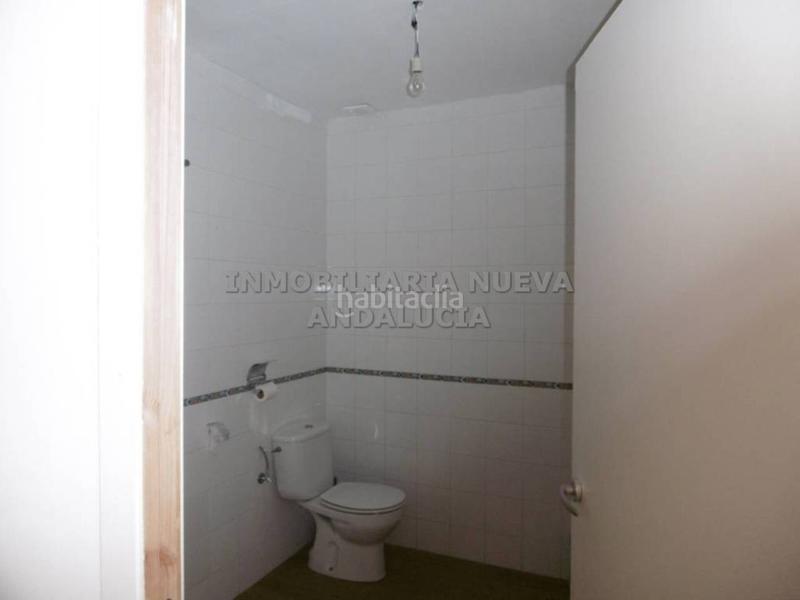 Foto 7c40123f-9d7d-498a-a75e-aa405492e7fe. Alquiler local comercial  en alquiler en Almería