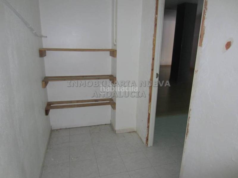 Foto 6fc8849d-4f31-44a9-9f11-a1362f026a44. Lloguer local comercial a San Luis Almería