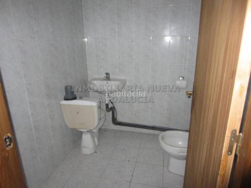 Foto cc4c8a89-a826-4985-8ab7-7eb89de13504. Location local commercial dans San Luis Almería