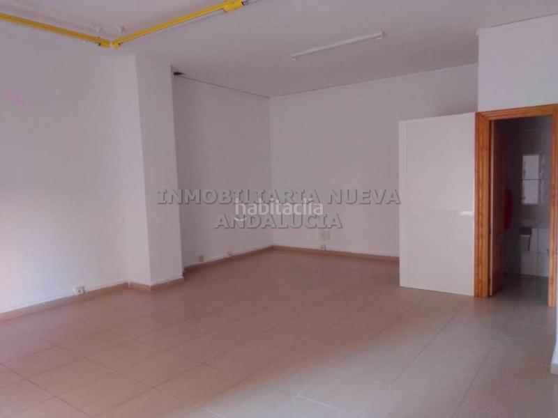Foto 22a32cce-3d2b-417a-92a9-e29d306ebdfd. Rent business premise in Nueva Andalucía Almería