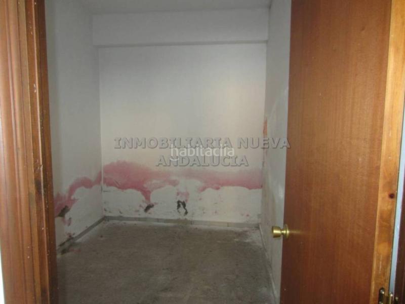 Foto 4b6f803b-fb42-40b1-a9cd-e5a831041a8b. Alquiler local comercial  en alquiler en centro en Almería