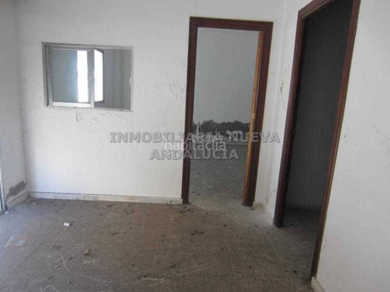 Foto bb99c30f-d326-4a74-9284-f88ce6804014. Alquiler local comercial  en alquiler en centro en Almería