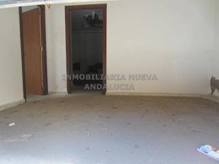 Alquiler Local Comercial en Barrio Alto - San Félix. Local comercial en alquiler en centro