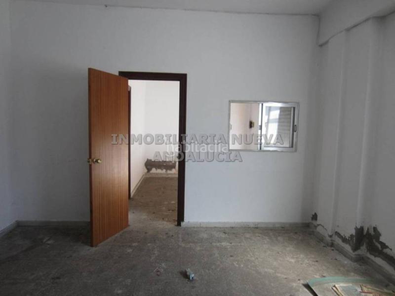 Foto 66b4626b-7a41-4ade-8b56-b444d60645d2. Rent business premise in Barrio Alto - San Félix Almería