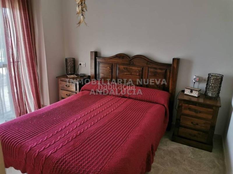 Foto c1719915-0c6f-4a1a-b35f-fc24ba431e52. Location appartement avec parking piscine dans El Toyo Almería