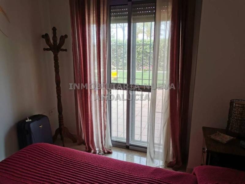 Foto e715eaaa-419e-40d6-9cbd-508ad974e606. Location appartement avec parking piscine dans El Toyo Almería