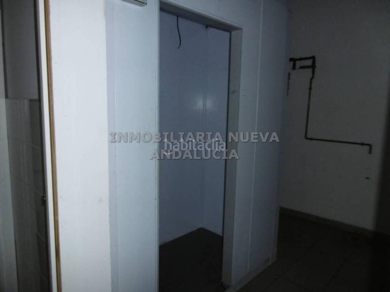 Foto 5cd5c5ac-0d4c-4abd-9e5b-3fcbbcc2fb25. Alquiler local comercial local en alquiler en centro en Almería