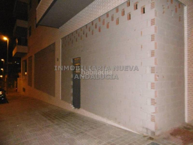 Foto b51636a5-4080-4b41-822c-a82d77152057. Lloguer local comercial a San Luis Almería