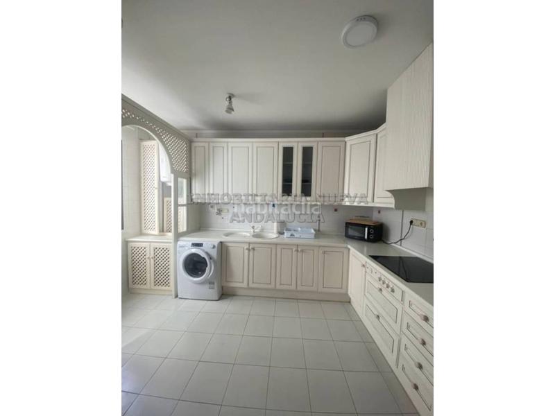 Foto b45cb176-e1aa-4755-b6d8-4a0c02eb5278. Lloguer pis amb aparcament a Centro Almería