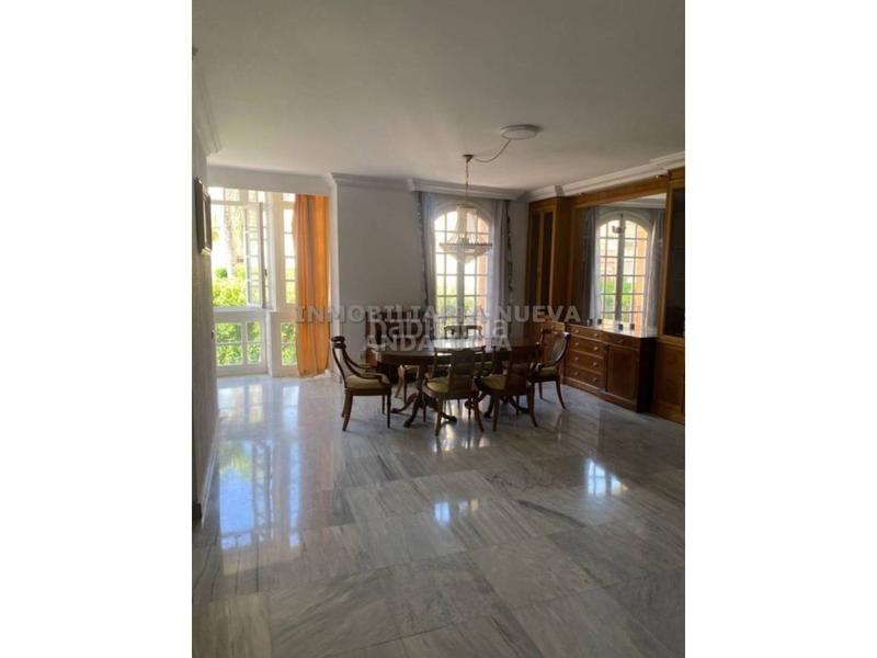 Foto cd68fcbc-d4db-40fc-a0b5-fb73ff82bcd2. Lloguer pis amb aparcament a Centro Almería