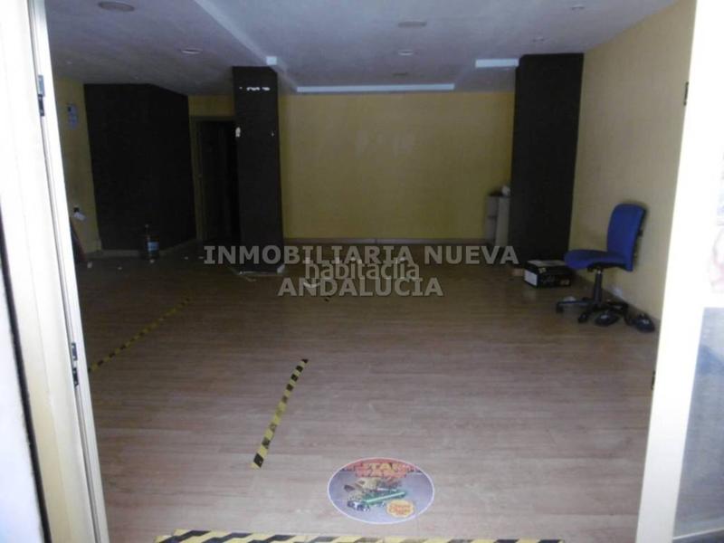 Foto c46b3d2a-adc2-4208-91b5-980b80e2f0f3. Lloguer local comercial a Nueva Andalucía Almería