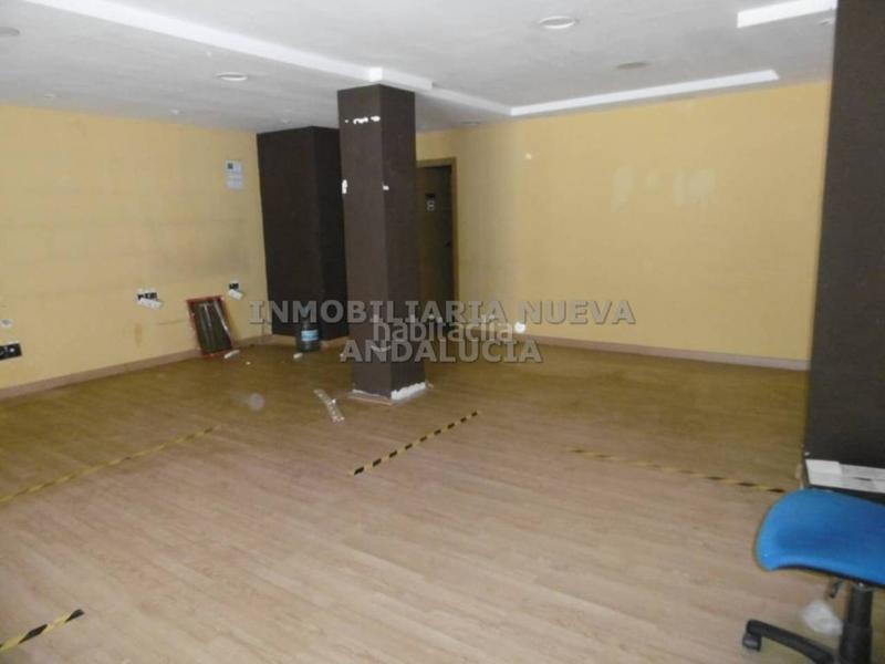 Foto e67bba5a-8c34-4090-b8dc-c791e279427c. Lloguer local comercial a Nueva Andalucía Almería